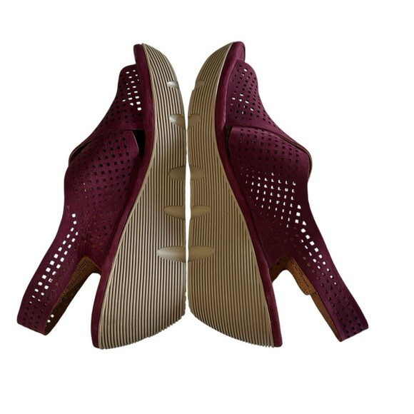 Clarks Clarene Award Womens 9.5M Plum Purple Nubuck Leather Wedge Sandal - Picture 8 of 16